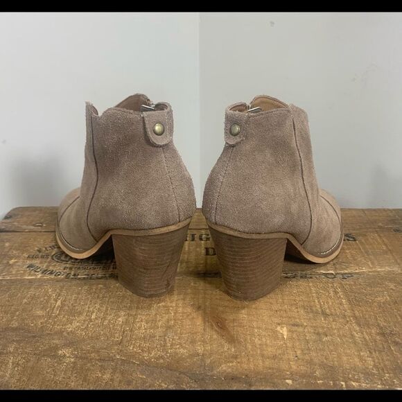 Susina Women’s Size 4 Blakely Tan Suede Ankle Boots / Booties - Picture 6 of 10